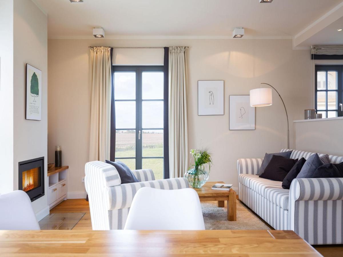 Reetland Am Meer - Premium Reetdachvilla Mit 2 Schlafzimmern, Sauna Und Kamin E04 德兰斯克 外观 照片