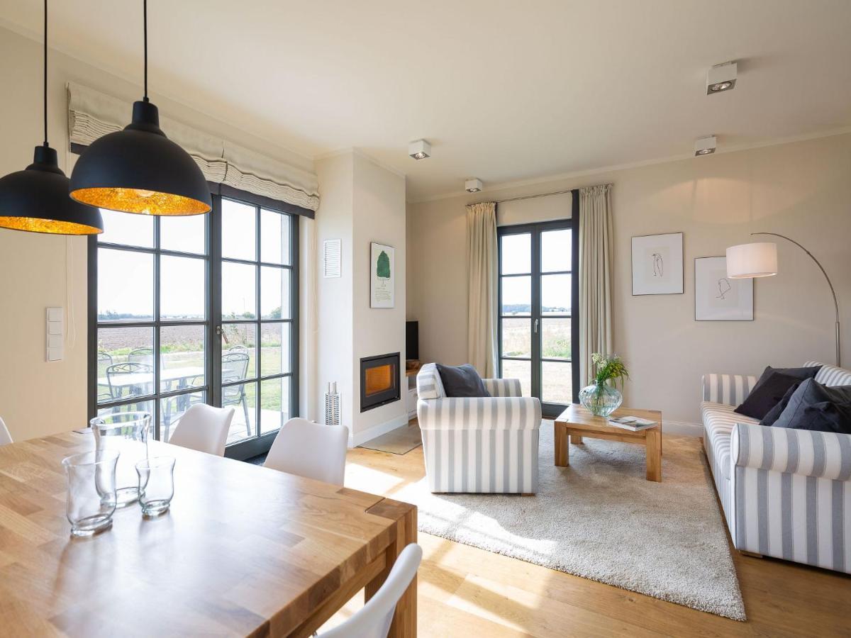 Reetland Am Meer - Premium Reetdachvilla Mit 2 Schlafzimmern, Sauna Und Kamin E04 德兰斯克 外观 照片