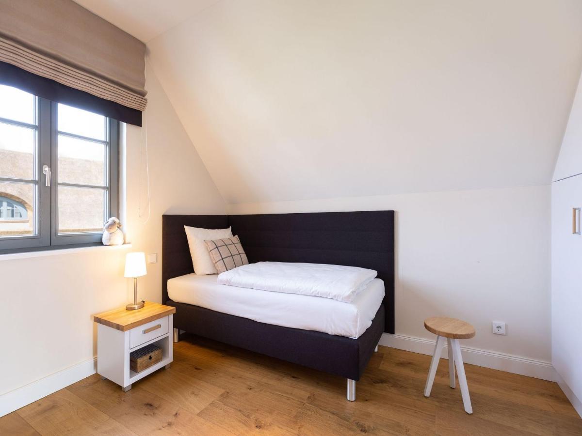 Reetland Am Meer - Premium Reetdachvilla Mit 2 Schlafzimmern, Sauna Und Kamin E04 德兰斯克 外观 照片