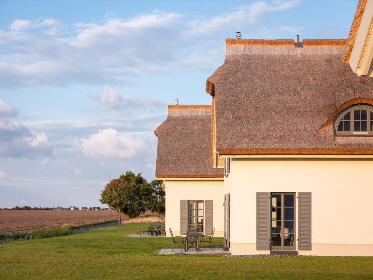 Reetland Am Meer - Premium Reetdachvilla Mit 2 Schlafzimmern, Sauna Und Kamin E04 德兰斯克 外观 照片