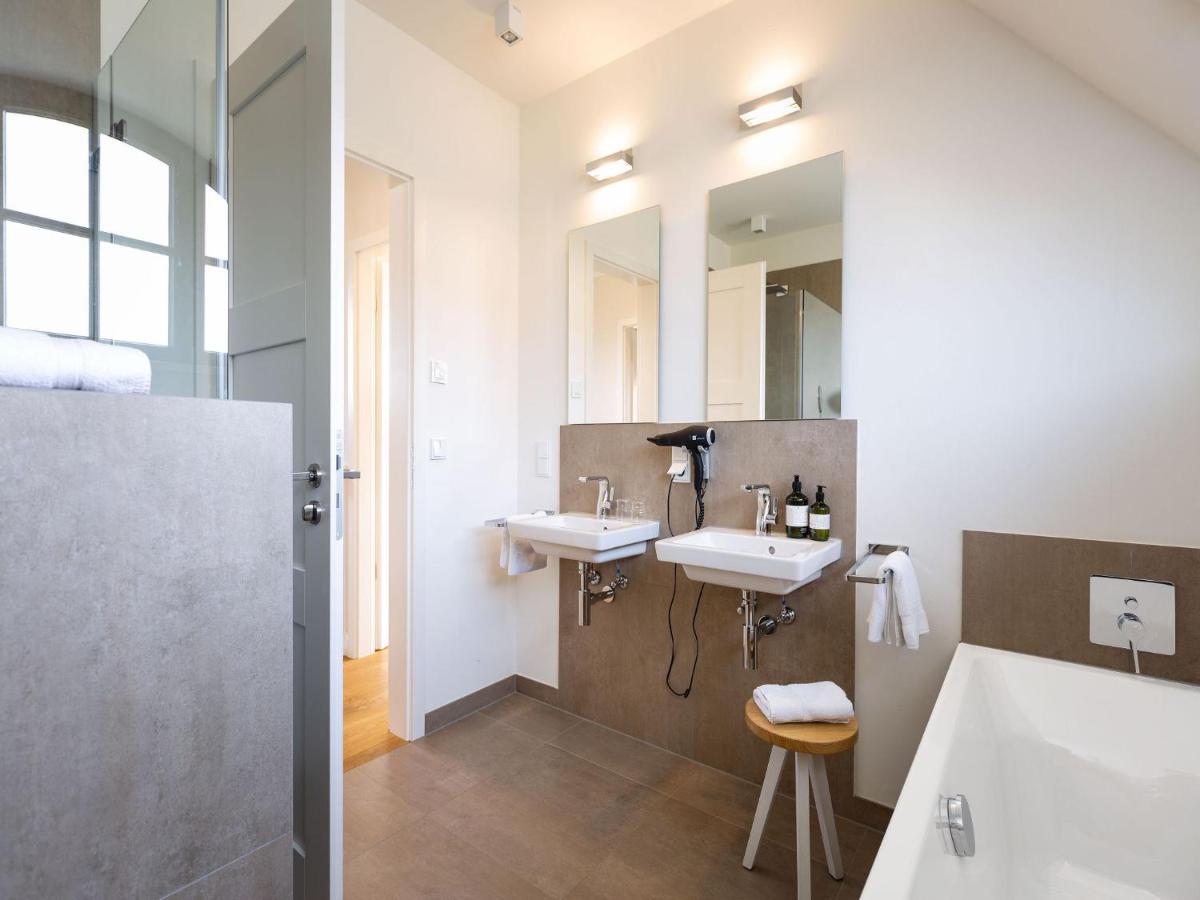 Reetland Am Meer - Premium Reetdachvilla Mit 2 Schlafzimmern, Sauna Und Kamin E04 德兰斯克 外观 照片