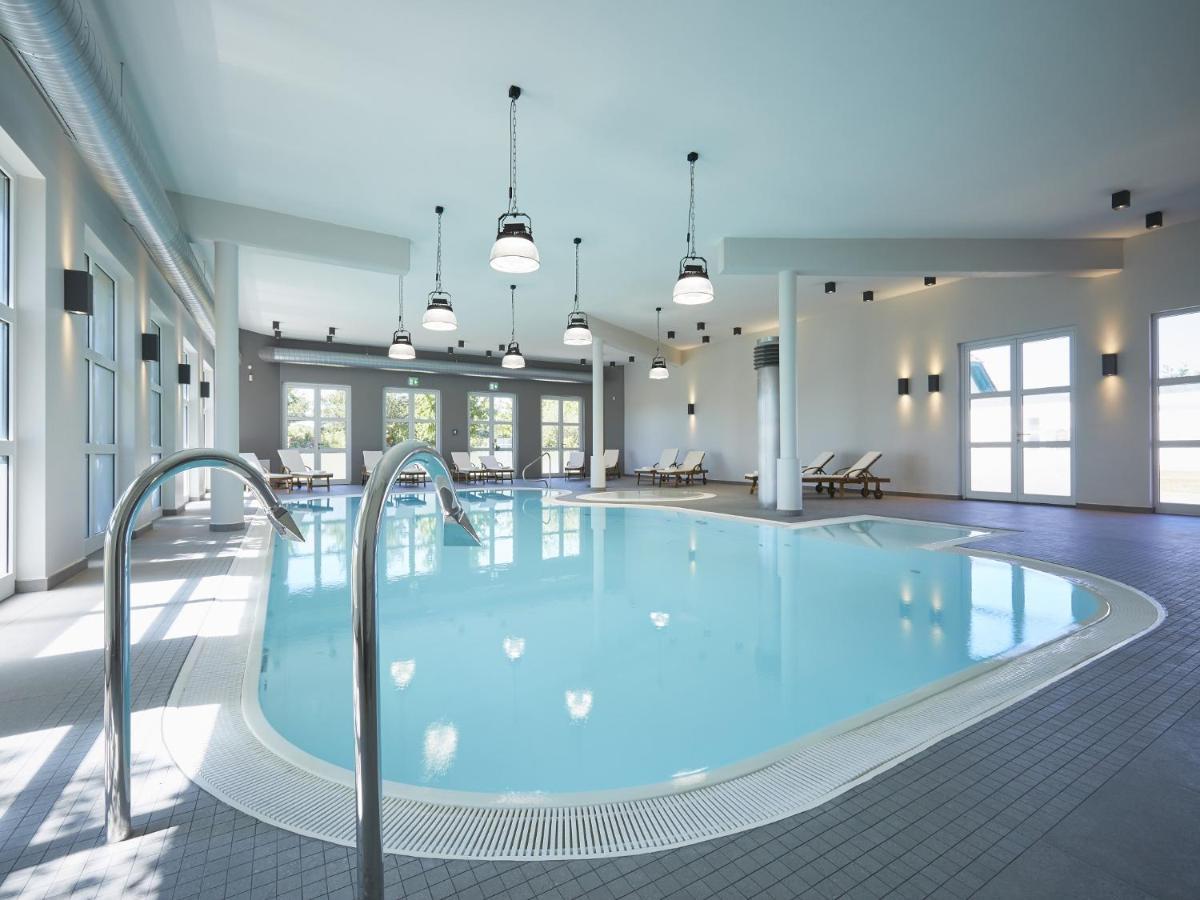 Reetland Am Meer - Premium Reetdachvilla Mit 2 Schlafzimmern, Sauna Und Kamin E04 德兰斯克 外观 照片